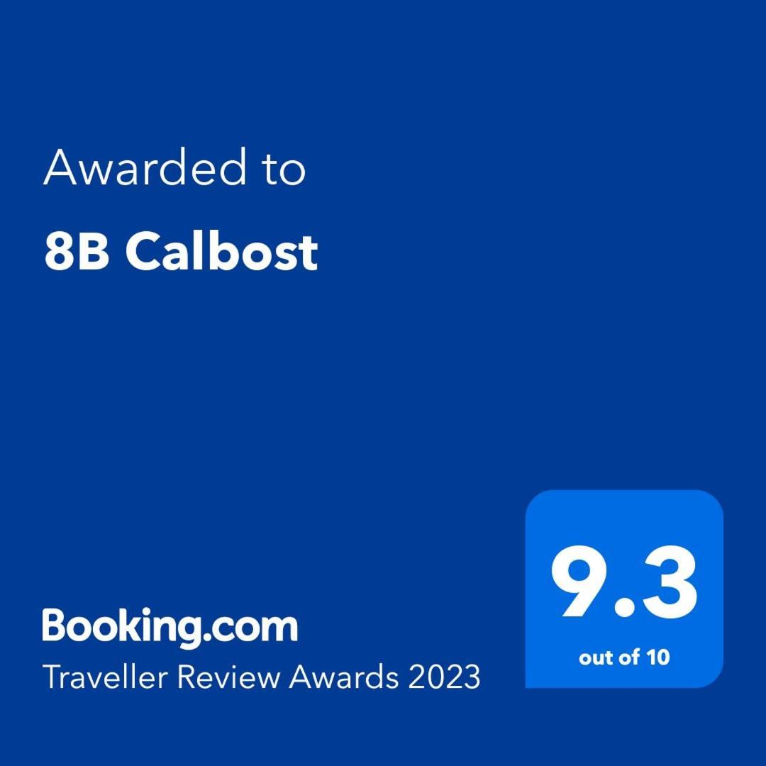 8B Calbost 빌라 외부 사진